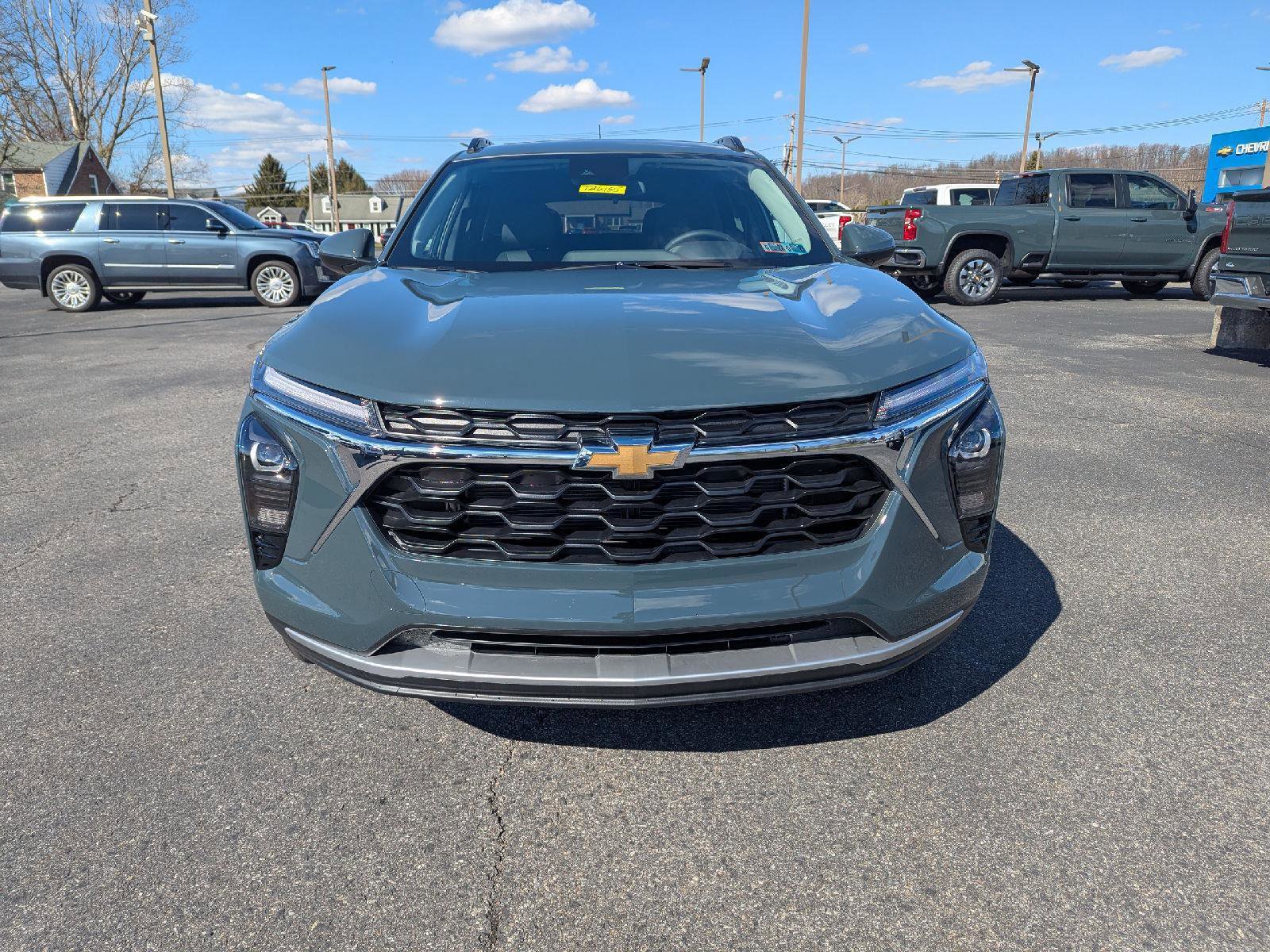New 2026 Chevrolet Trax LT w/ Sunroof Package image 2
