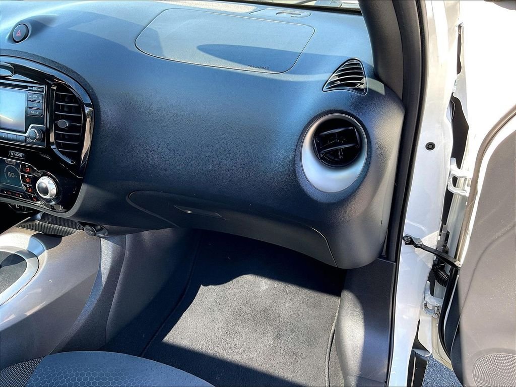 Used 2016 Nissan Juke SV AWD/4WD image 13