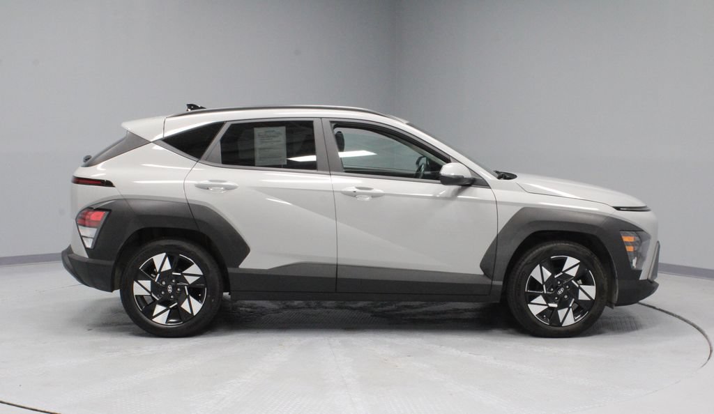 Used 2025 Hyundai Kona SEL FWD image 11