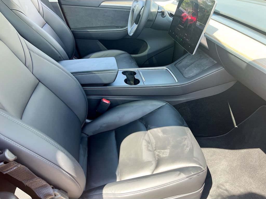 Used 2024 Tesla Model Y AWD image 28