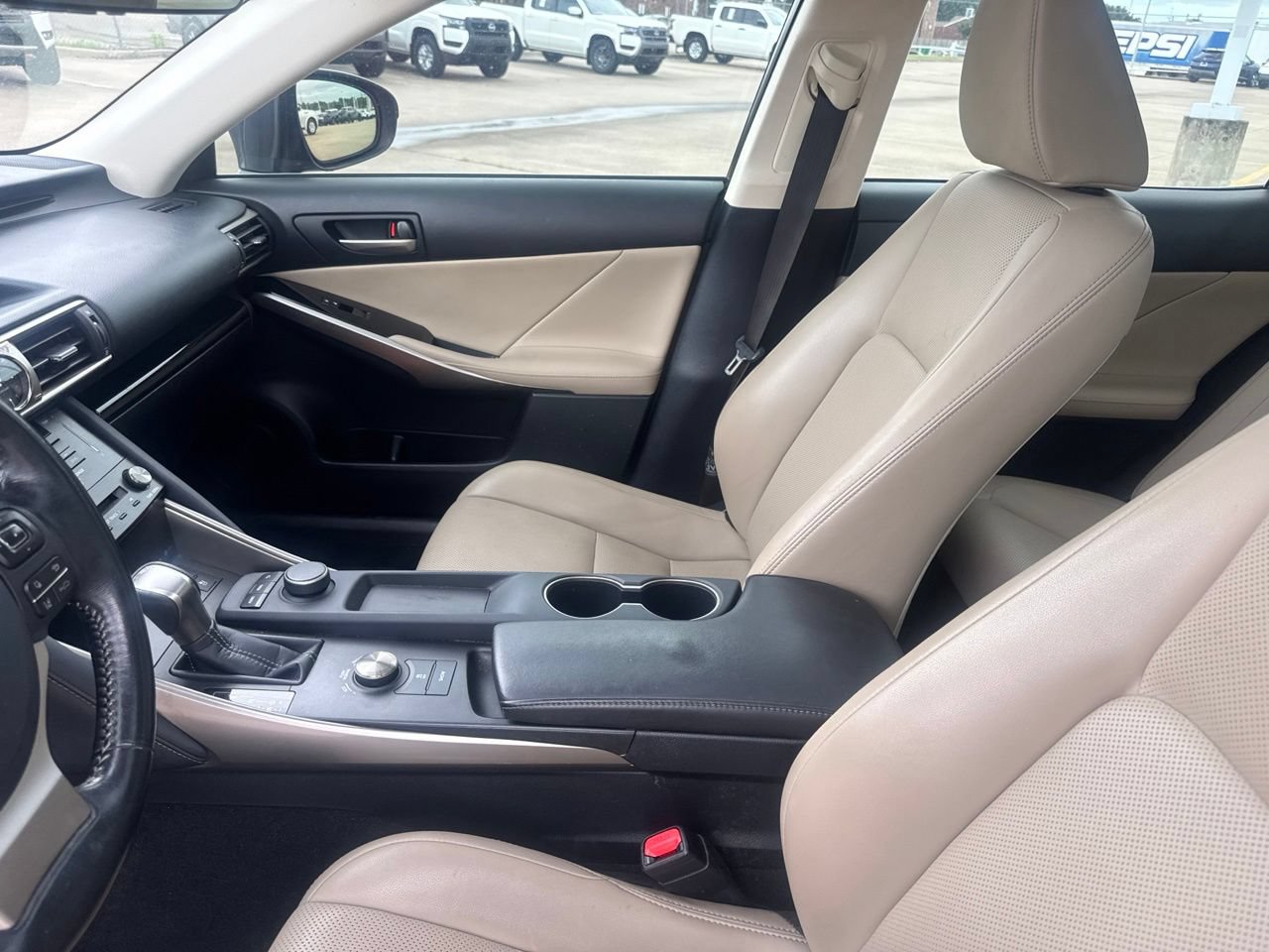 Used 2017 Lexus IS 200t w/ Premium Package RWD image 40