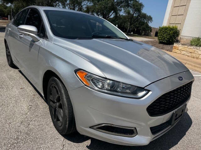 Used 2016 Ford Fusion SE image 9