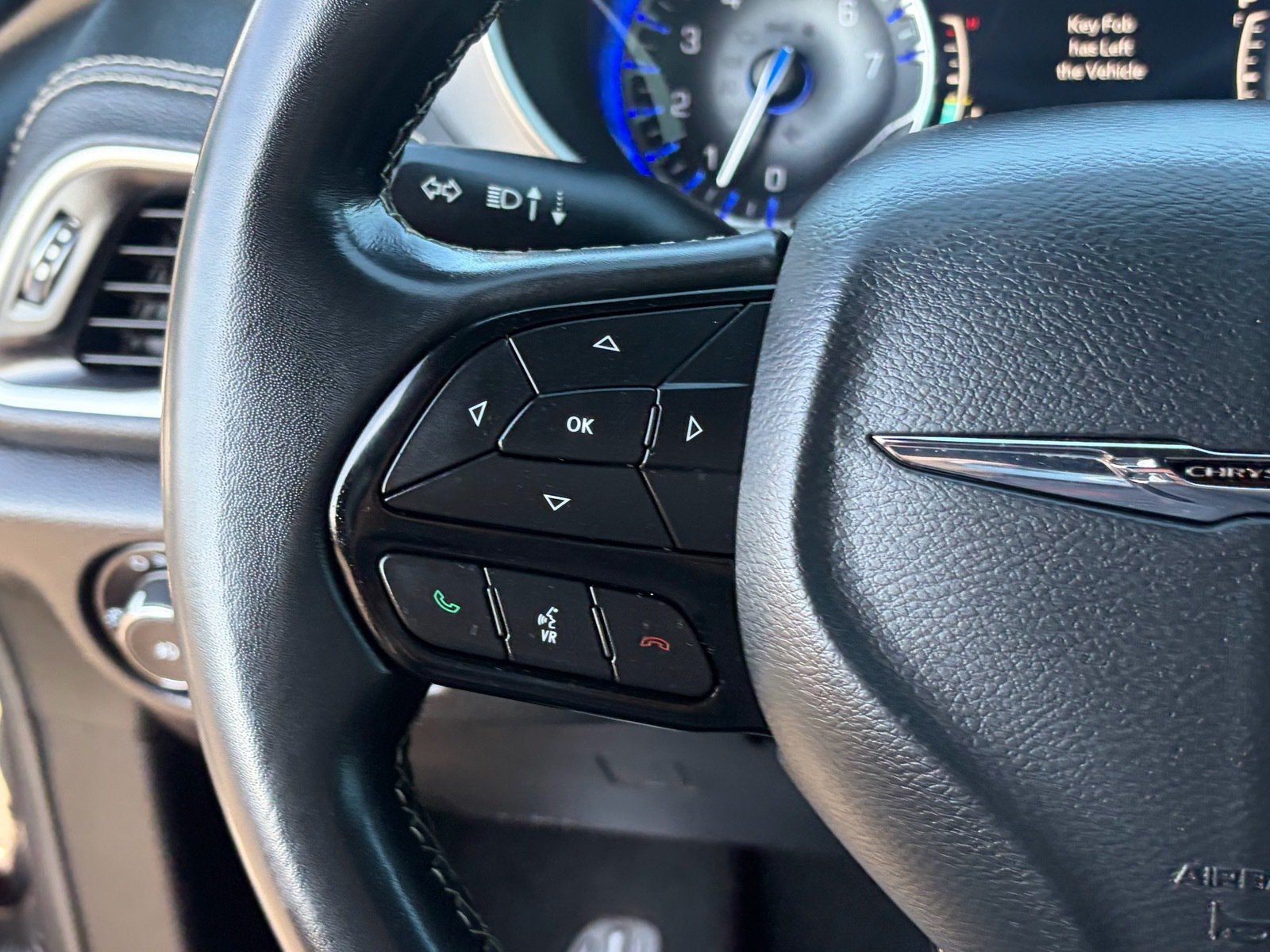 Used 2021 Chrysler Pacifica Touring w/ S Appearance Package FWD image 17