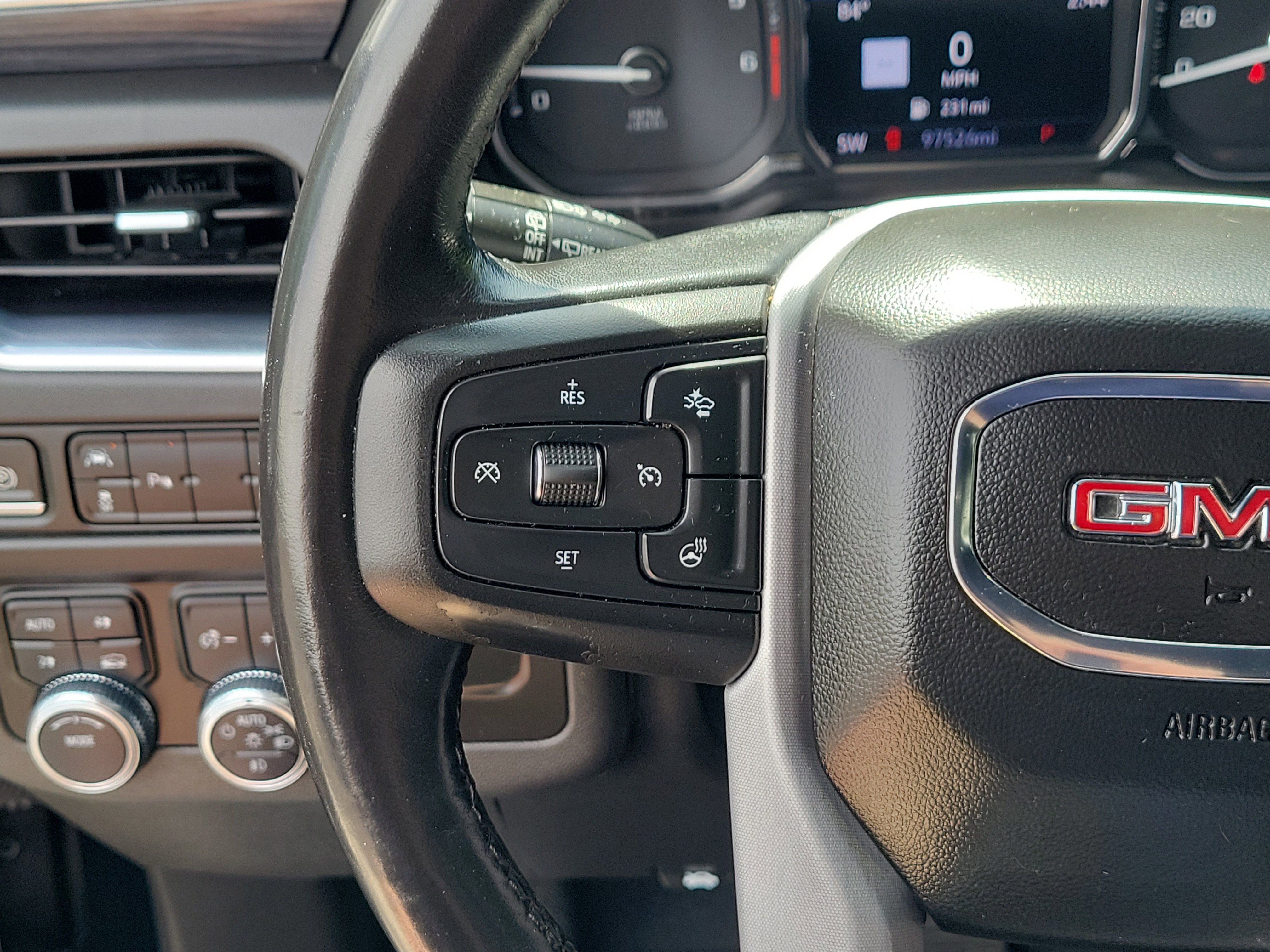 Used 2021 GMC Yukon XL SLT w/ SLT Premium Package image 23