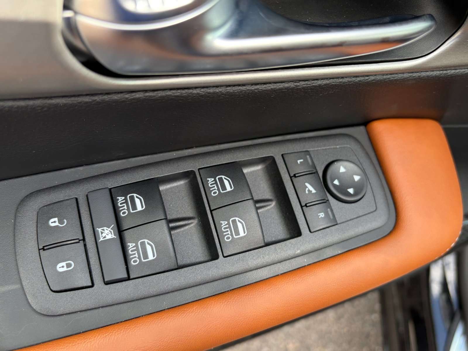 New 2026 Chrysler Pacifica Pinnacle AWD/4WD image 16