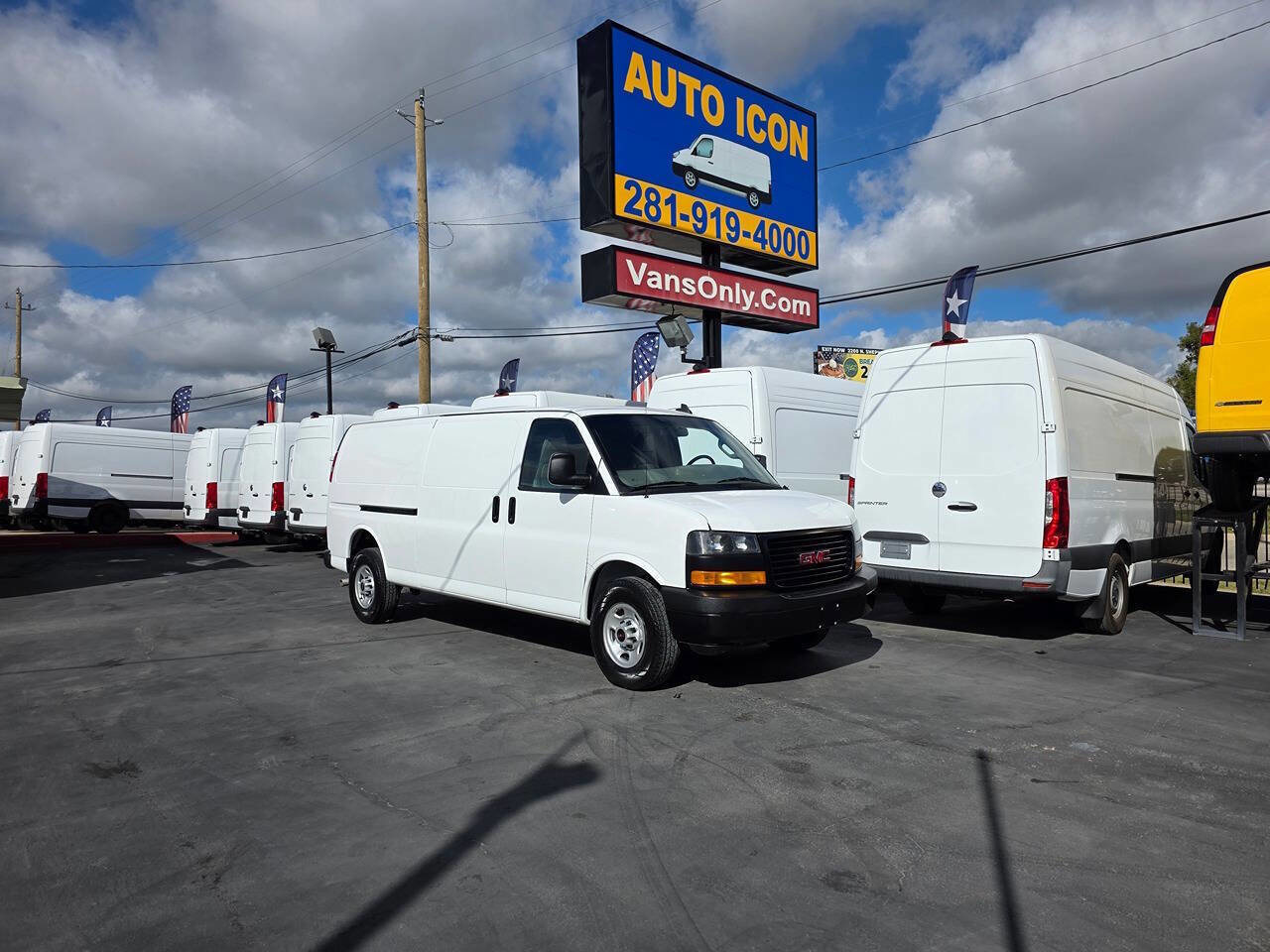 Used 2023 GMC Savana 2500 Extended w/ Driver Convenience Package image 26