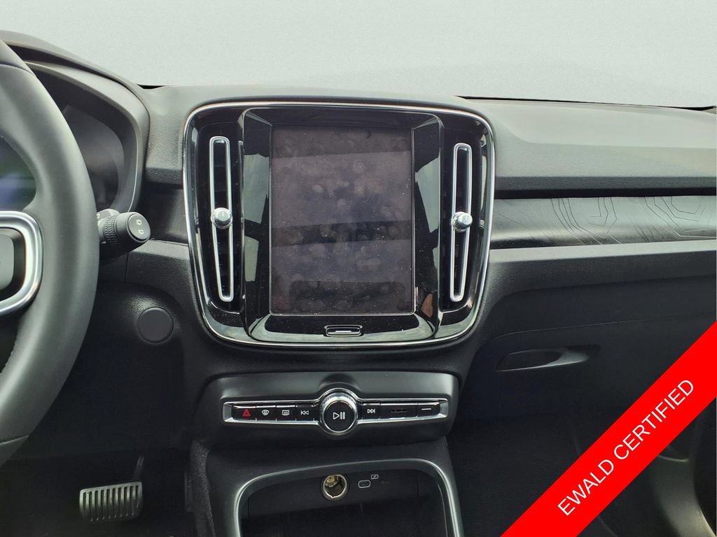 Used 2023 Volvo XC40 Recharge Plus AWD/4WD image 15