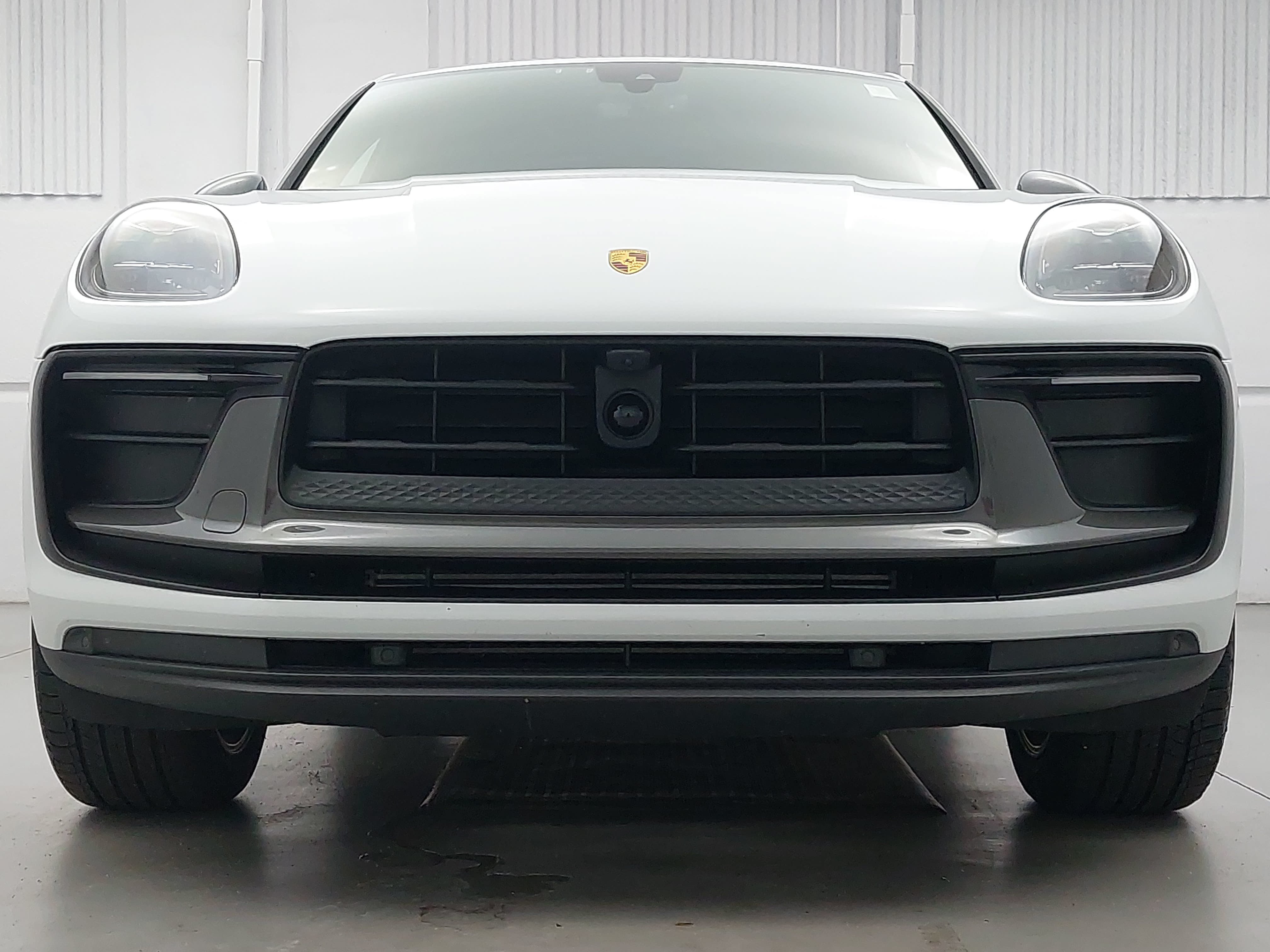 Certified 2026 Porsche Macan Turbo AWD/4WD image 10