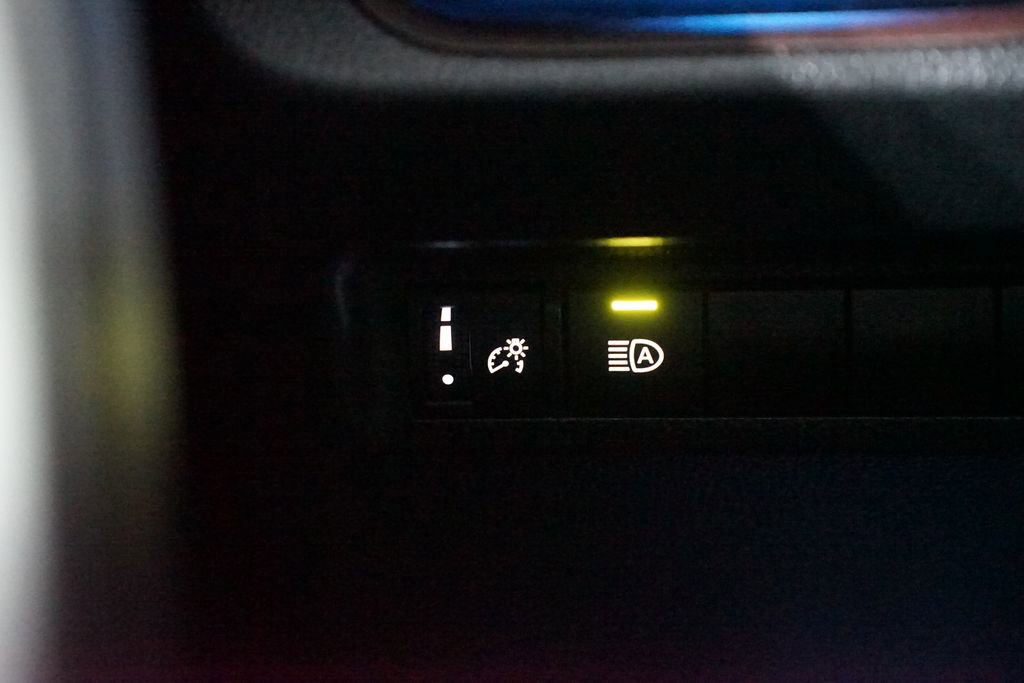 Used 2023 Toyota RAV4 Limited image 24