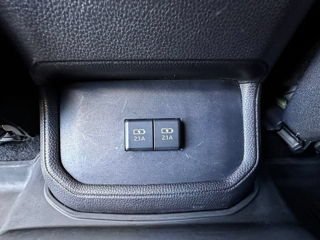 Used 2021 Toyota Highlander XSE AWD/4WD image 25