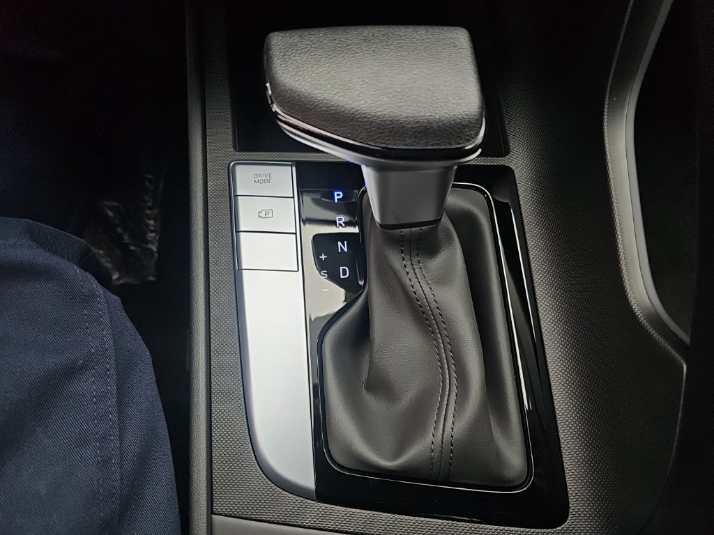 New 2026 Hyundai Elantra SE FWD image 21
