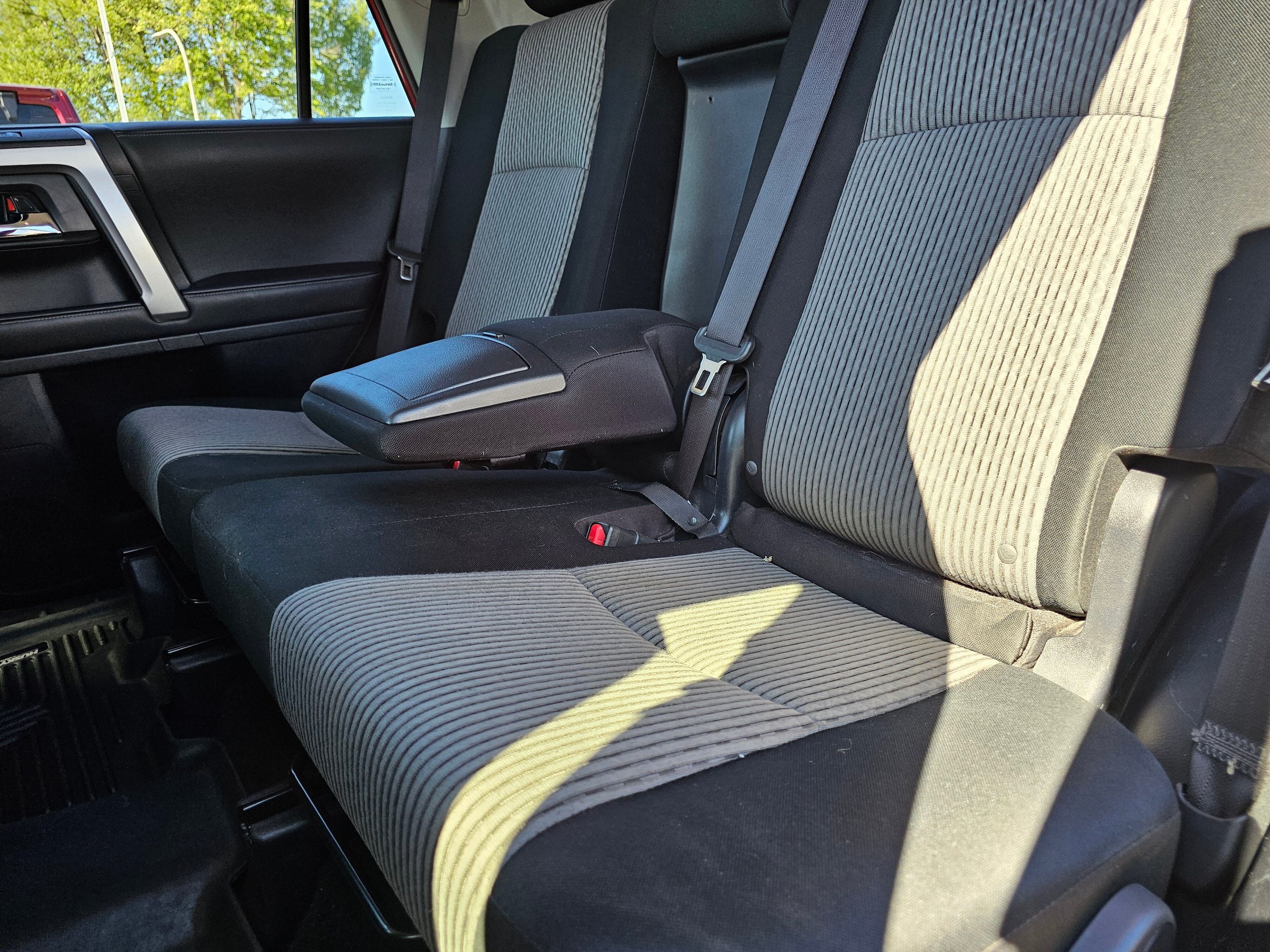 Used 2022 Toyota 4Runner SR5 AWD/4WD image 18