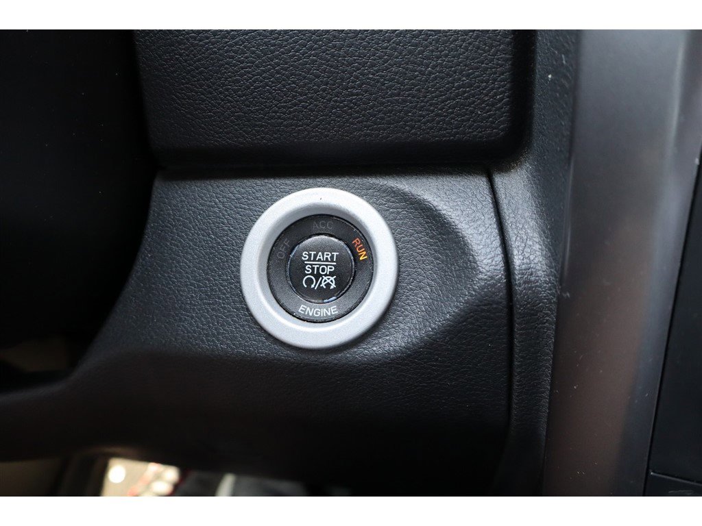 Used 2015 RAM 1500 Limited image 32