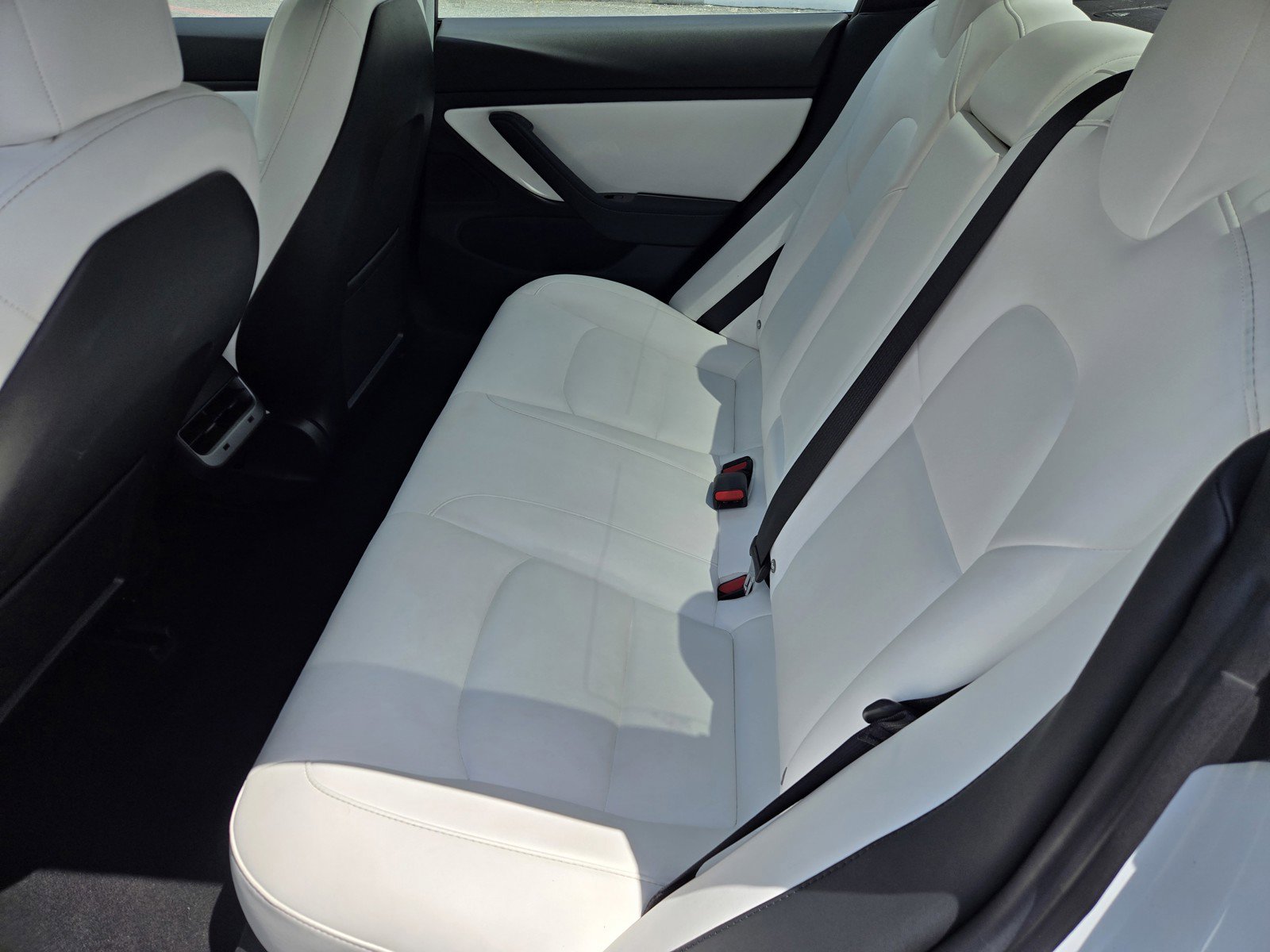 Used 2018 Tesla Model 3 Long Range RWD image 12
