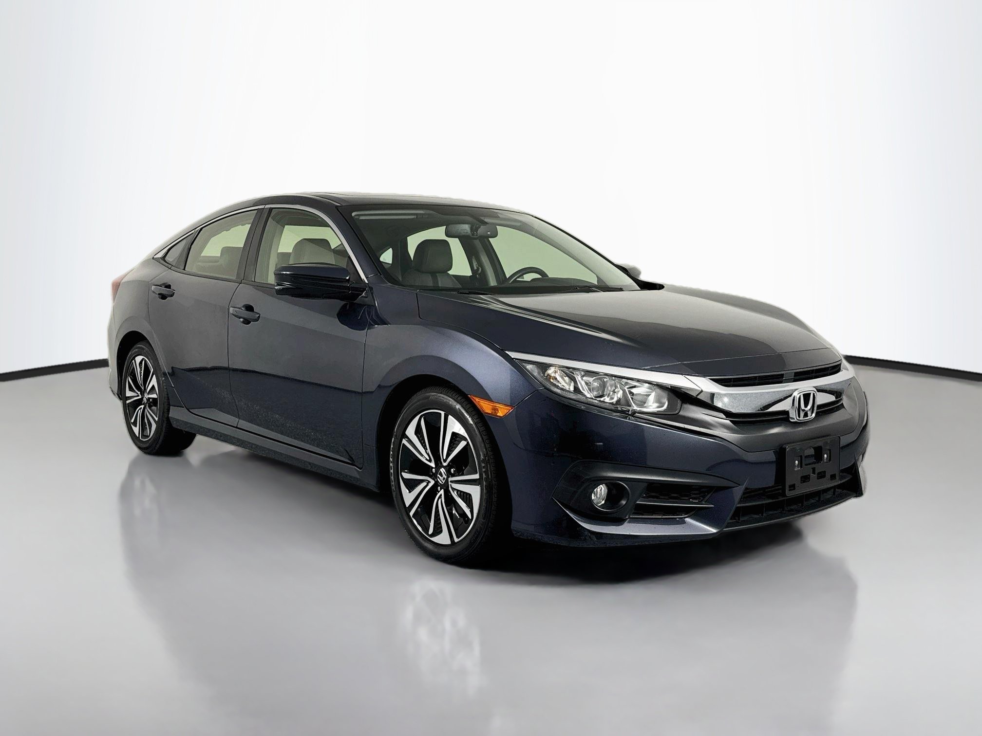 Certified 2018 Honda Civic EX-L image 3