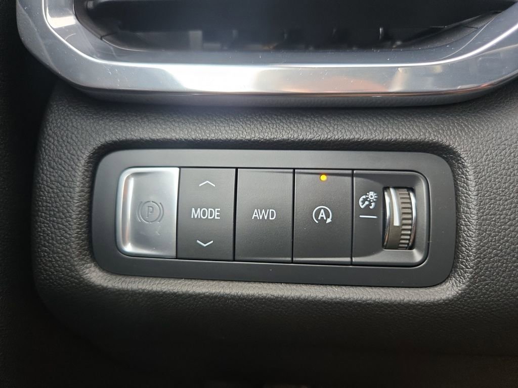 Used 2024 GMC Acadia Elevation image 20