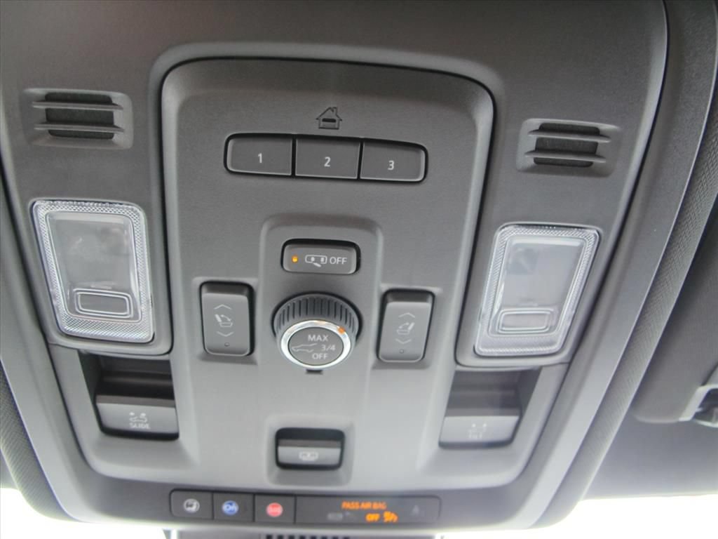 Used 2024 Chevrolet Tahoe Z71 w/ Luxury Package AWD/4WD image 21