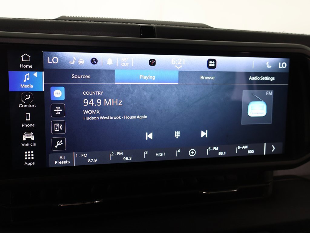 Used 2024 Jeep Wrangler Sahara image 39