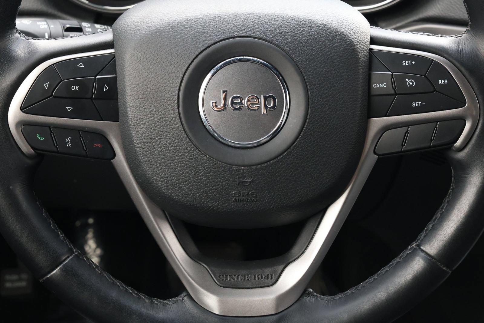 Used 2022 Jeep Grand Cherokee Limited AWD/4WD image 18