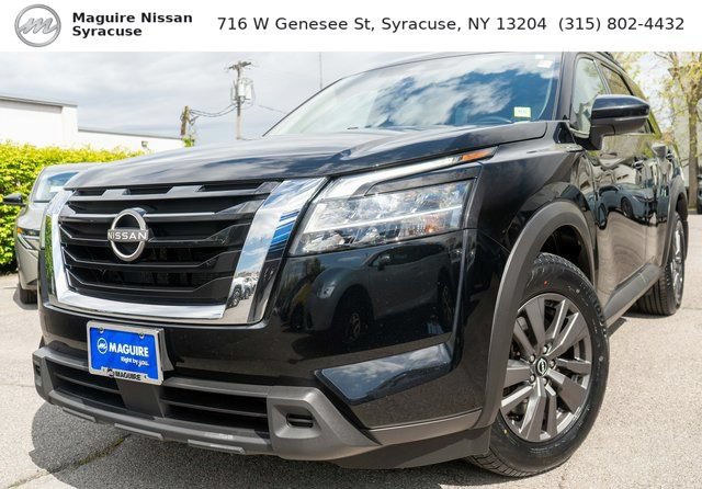 Used 2022 Nissan Pathfinder SV AWD/4WD image 1