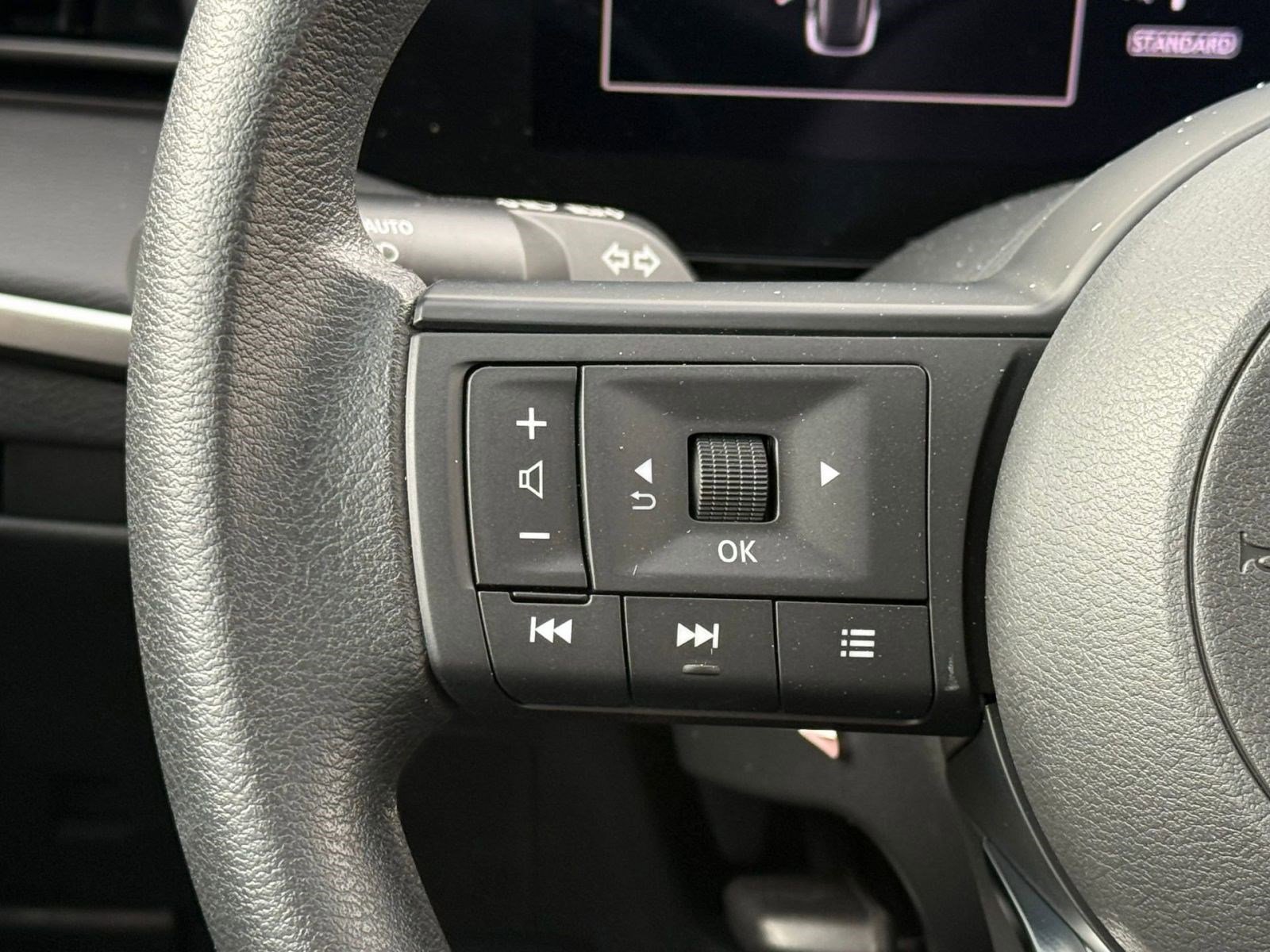 New 2026 Nissan Kicks SR w/ Cold Weather Package image 15