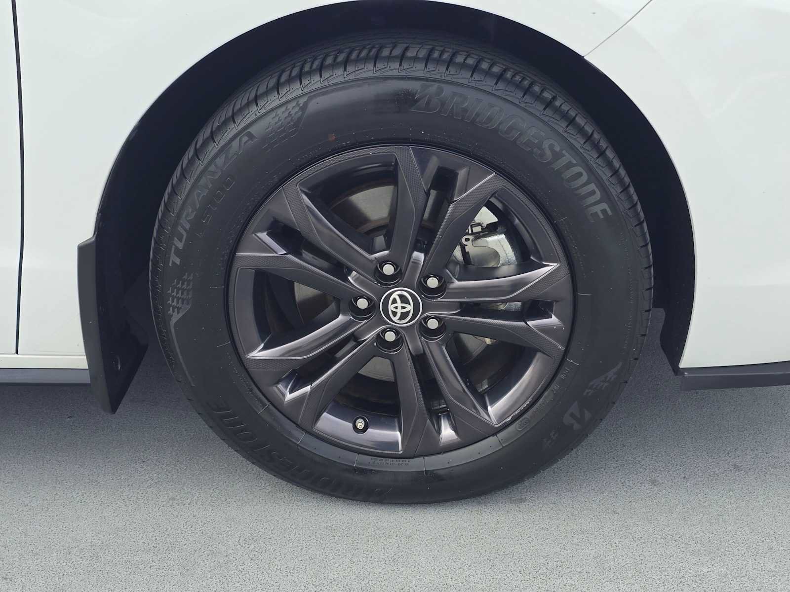Used 2024 Toyota Sienna XSE w/ XSE Premium Package AWD/4WD image 9