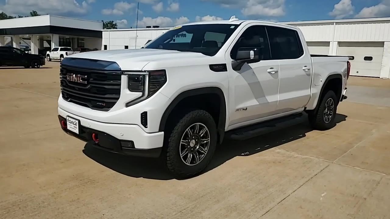 Used 2024 GMC Sierra 1500 AT4 w/ Technology Package image 4