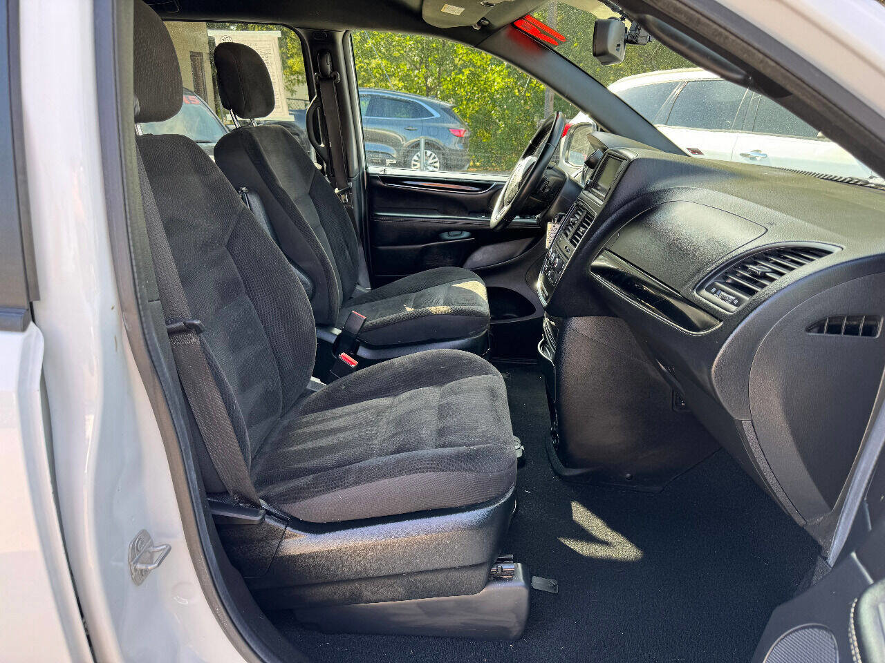 Used 2019 Dodge Grand Caravan SE image 10