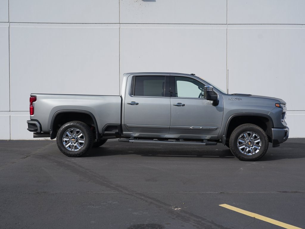 Certified 2024 Chevrolet Silverado 3500 High Country w/ High Country Premium Package AWD/4WD image 2