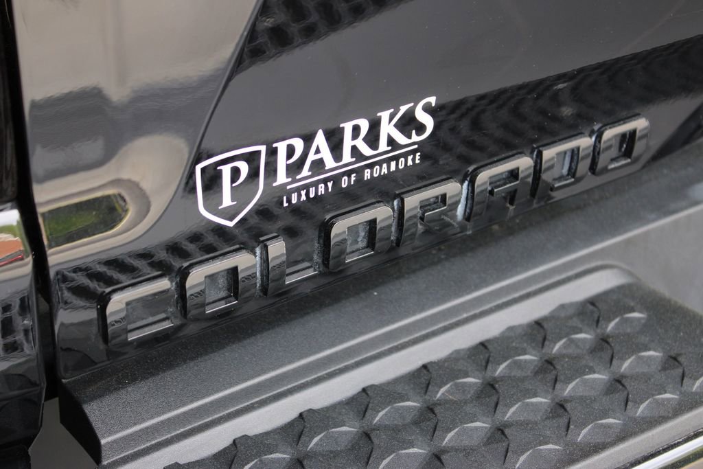 Used 2024 Chevrolet Colorado ZR2 w/ ZR2 Convenience Package III AWD/4WD image 38