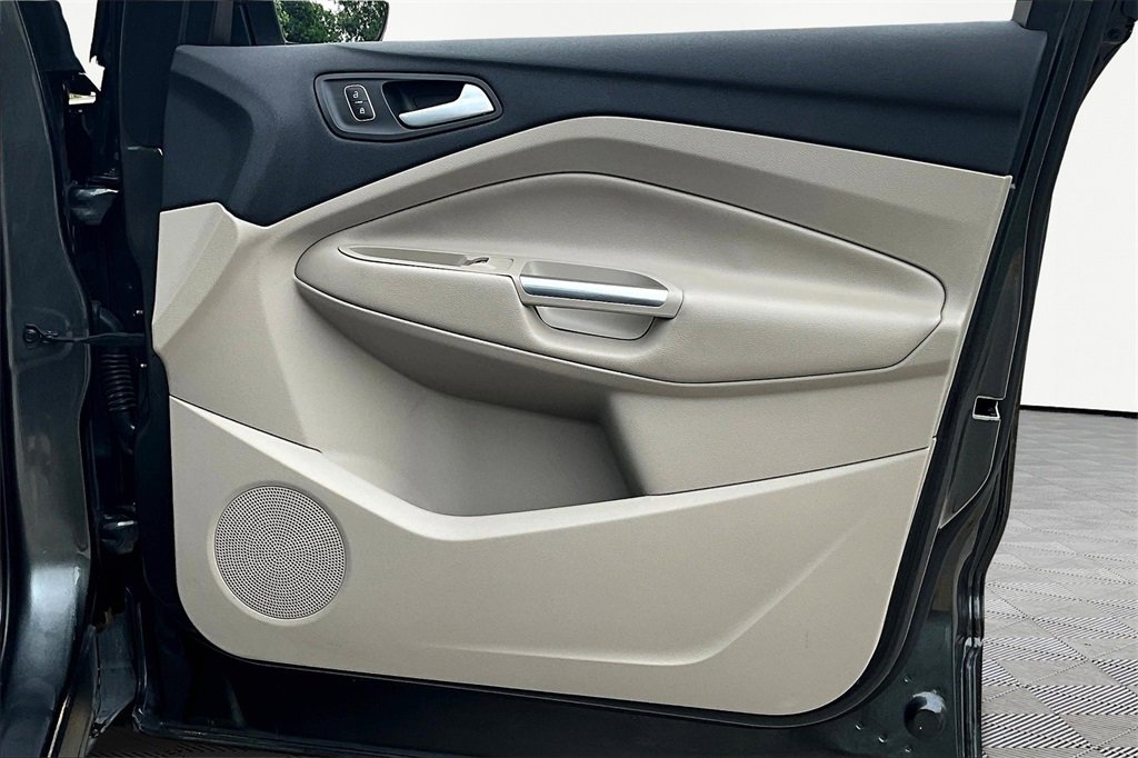 Used 2019 Ford Escape SE image 24