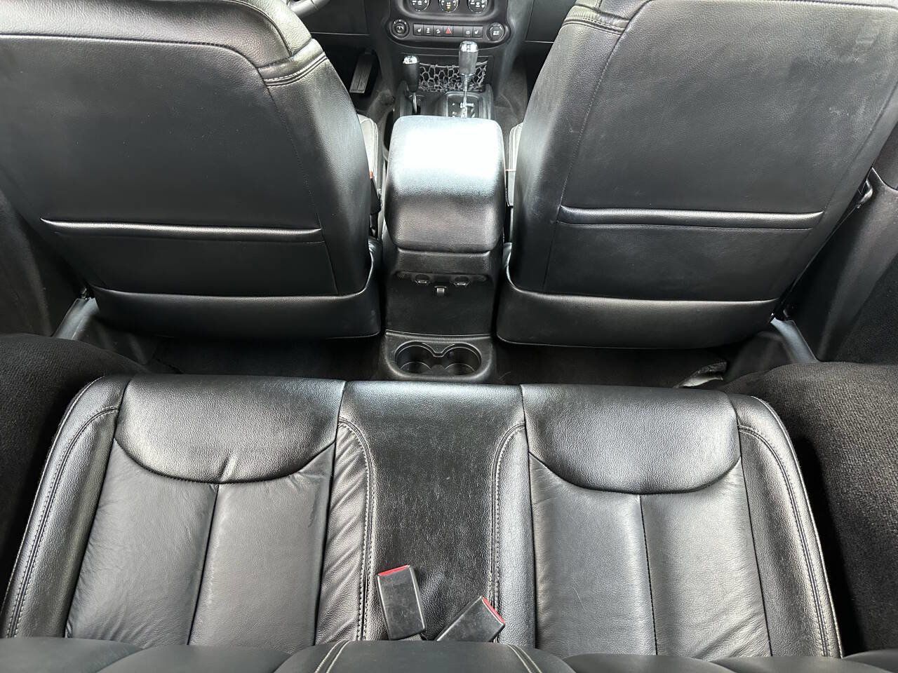 Used 2016 Jeep Wrangler Sahara w/ Connectivity Group image 24