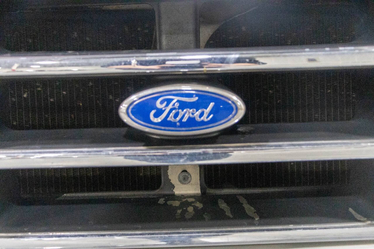 Used 1997 Ford F350 2WD Regular Cab image 21