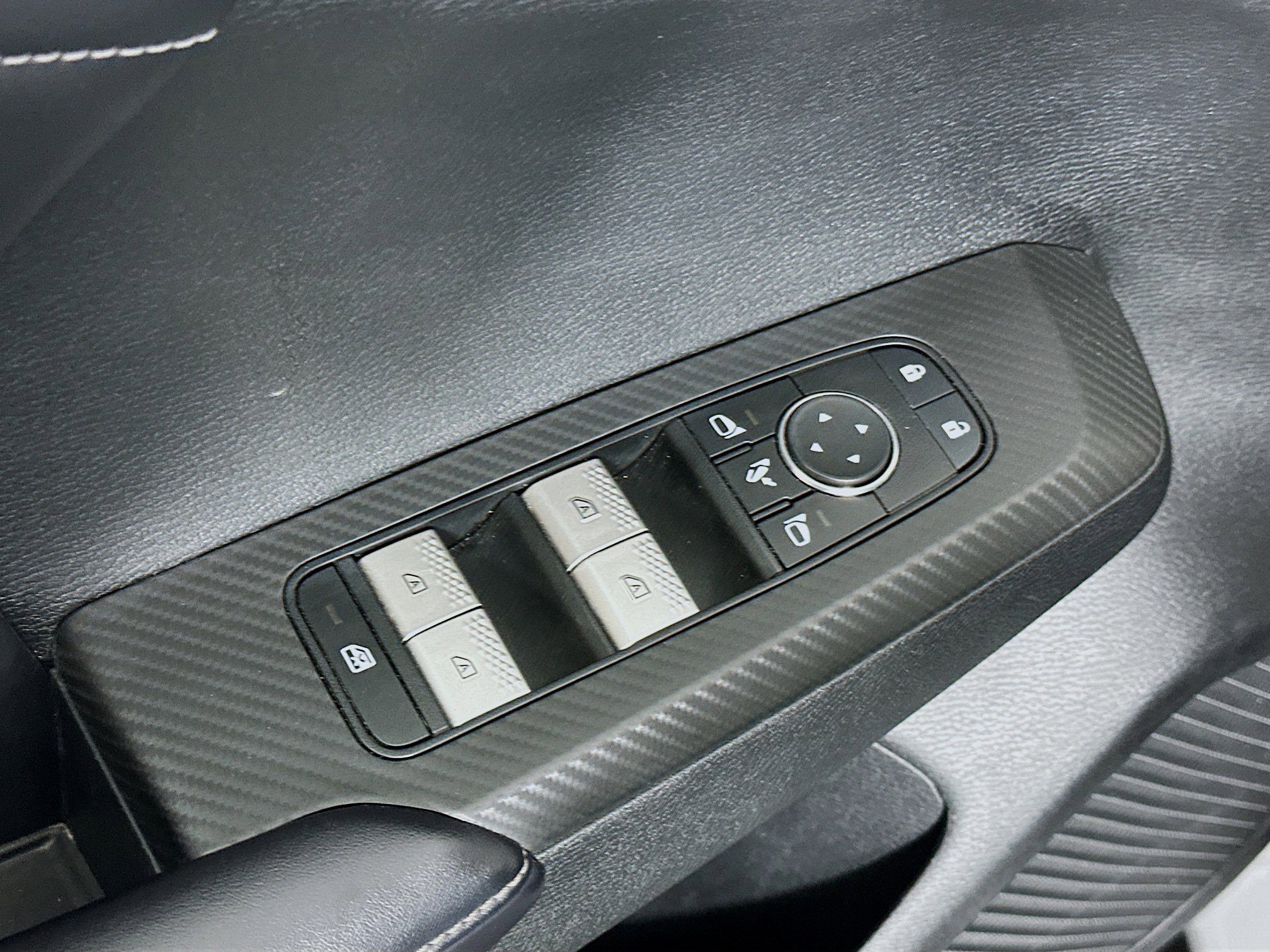 Used 2024 Mitsubishi Outlander SE image 15