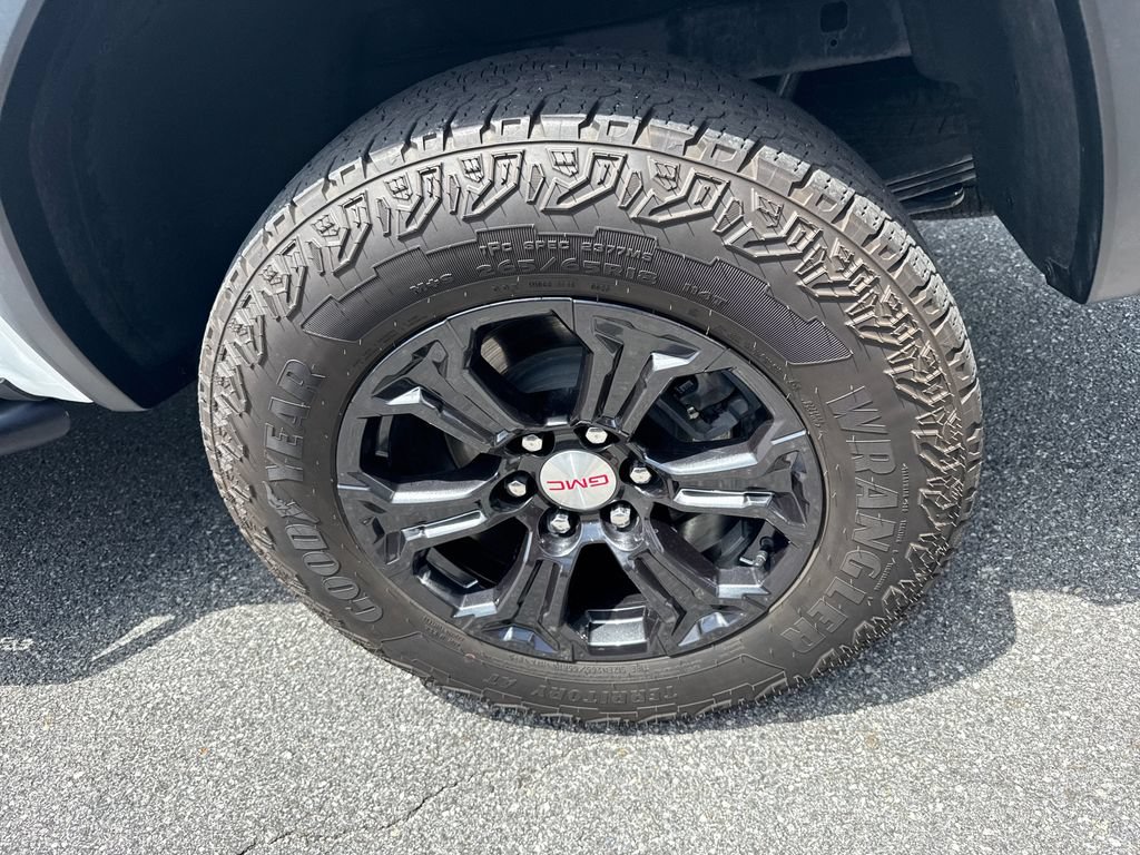 Used 2023 GMC Canyon Elevation w/ Elevation Premium Package RWD image 18