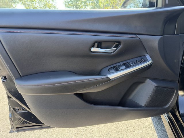Used 2025 Nissan Sentra SR FWD image 9