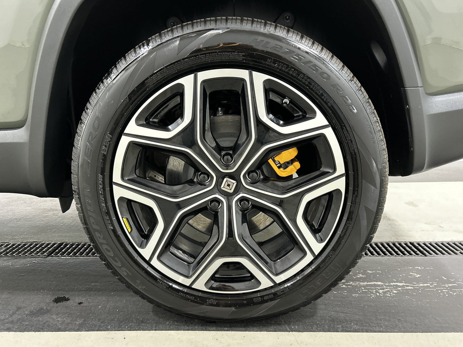Used 2022 Rivian R1S Launch Edition Quad AWD/4WD image 10
