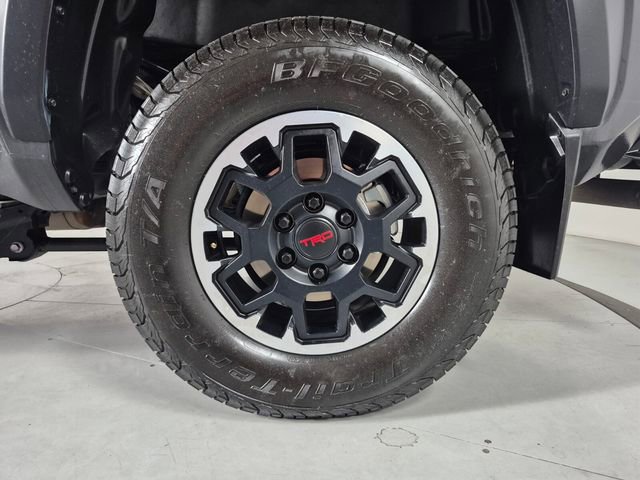Certified 2024 Toyota Tacoma TRD Off-Road AWD/4WD image 11
