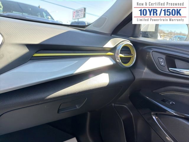 Used 2024 Chevrolet Trax LT w/ LT Convenience Package image 25