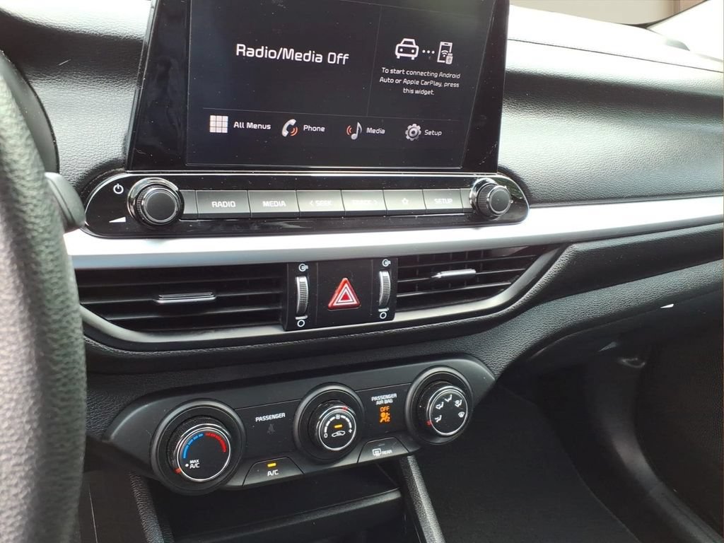 Used 2024 Kia Forte LXS w/ LXS Technology Package FWD image 6