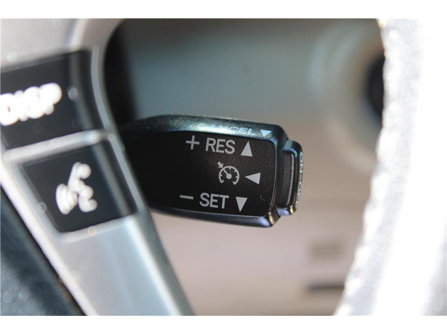 Used 2013 Toyota Highlander Limited image 24