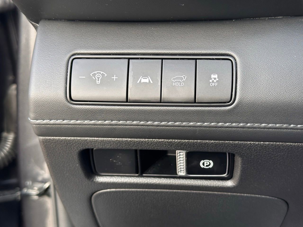 Used 2023 Hyundai Santa Fe Calligraphy image 28