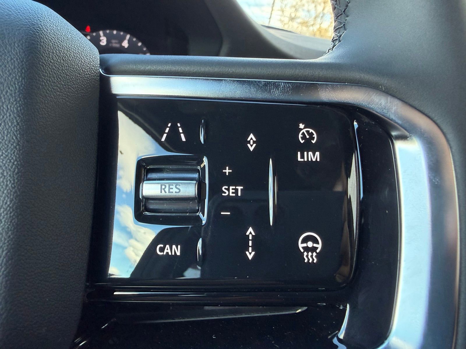 New 2026 Land Rover Discovery Sport Landmark image 13