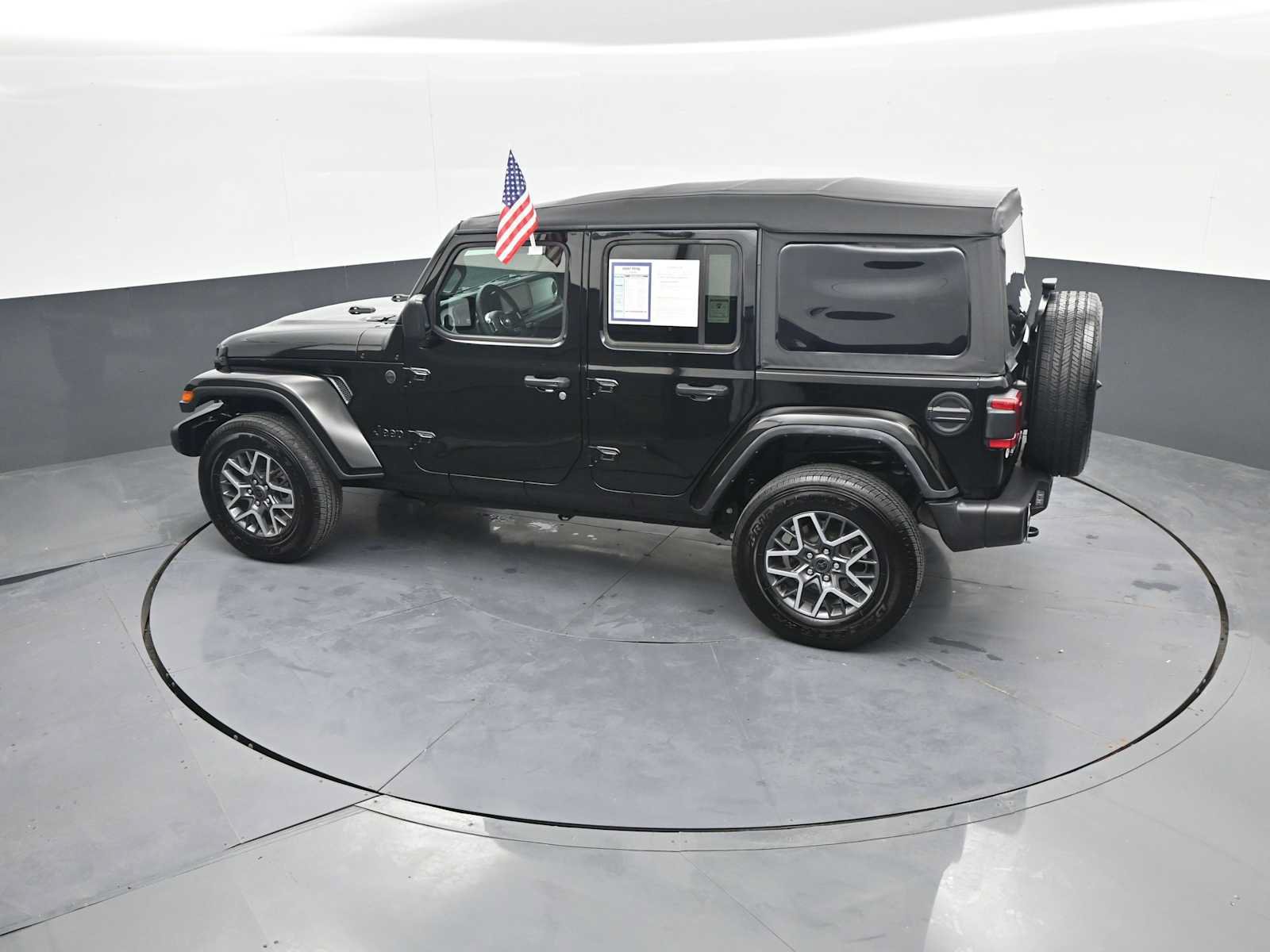 Used 2025 Jeep Wrangler Unlimited Sahara AWD/4WD image 27