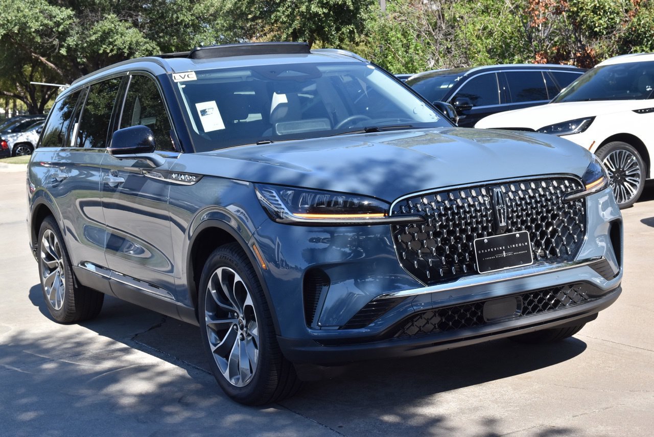 New 2026 Lincoln Aviator Reserve AWD/4WD image 3