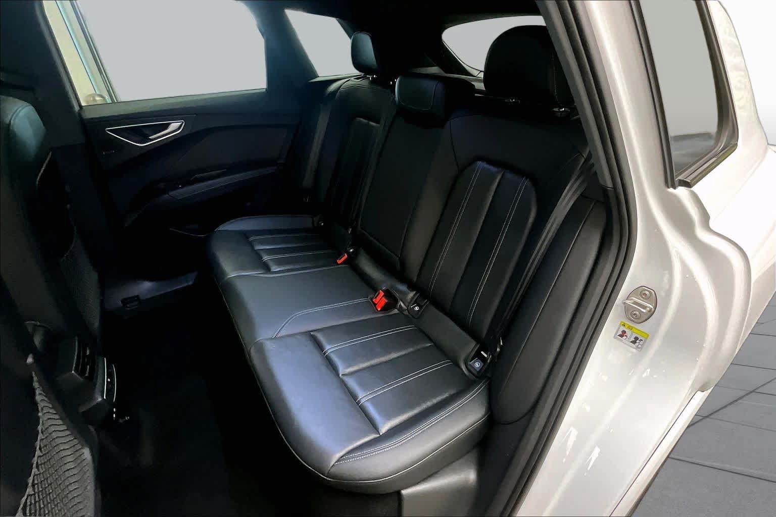 Used 2024 Audi Q4 e-tron Prestige AWD/4WD image 20