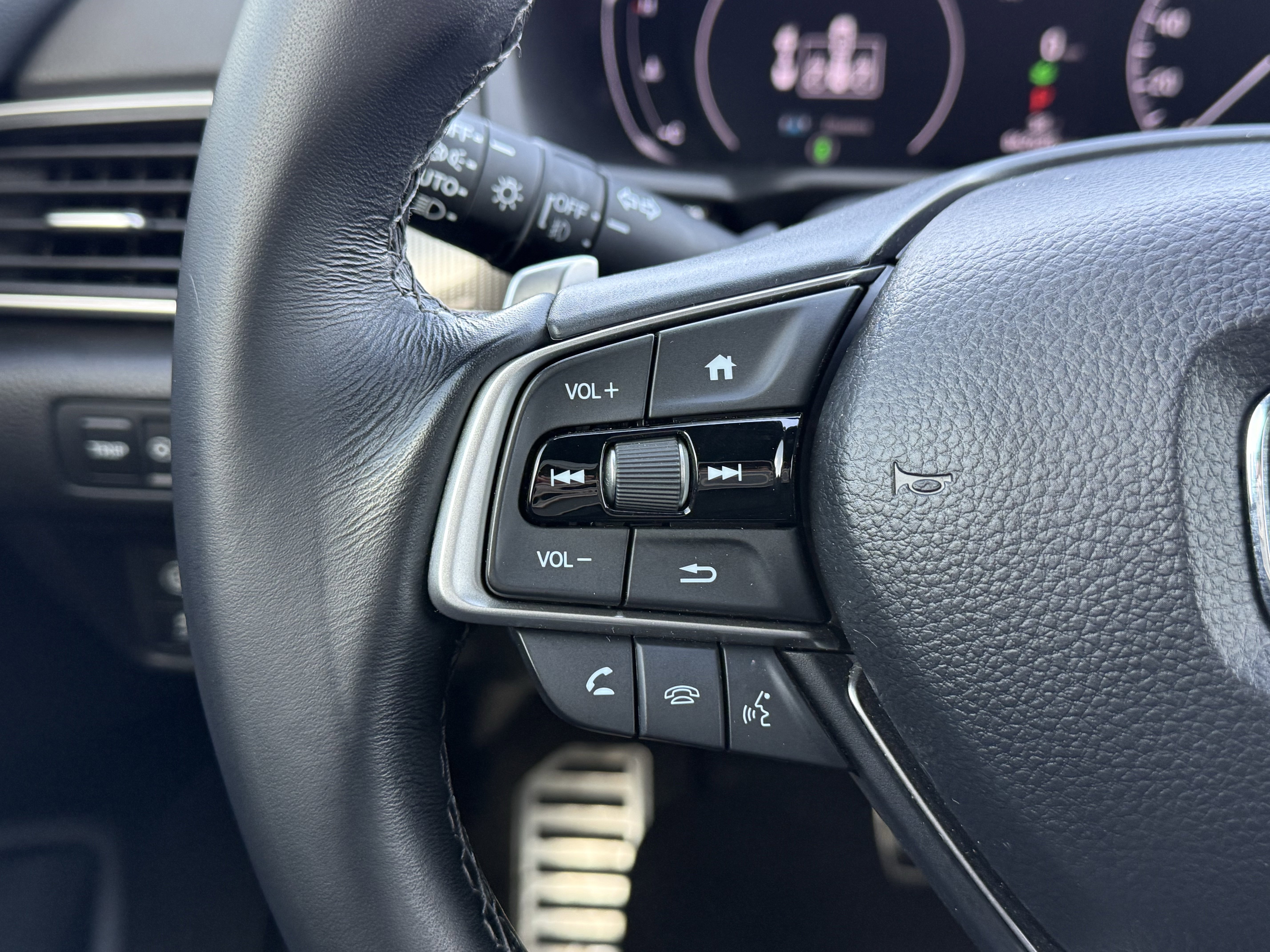 Used 2022 Honda Accord Sport image 25