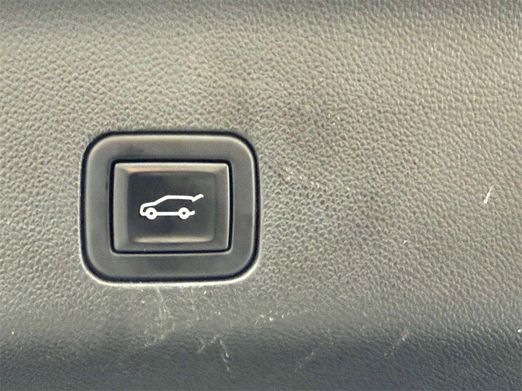 Used 2021 Chevrolet Tahoe LT image 19