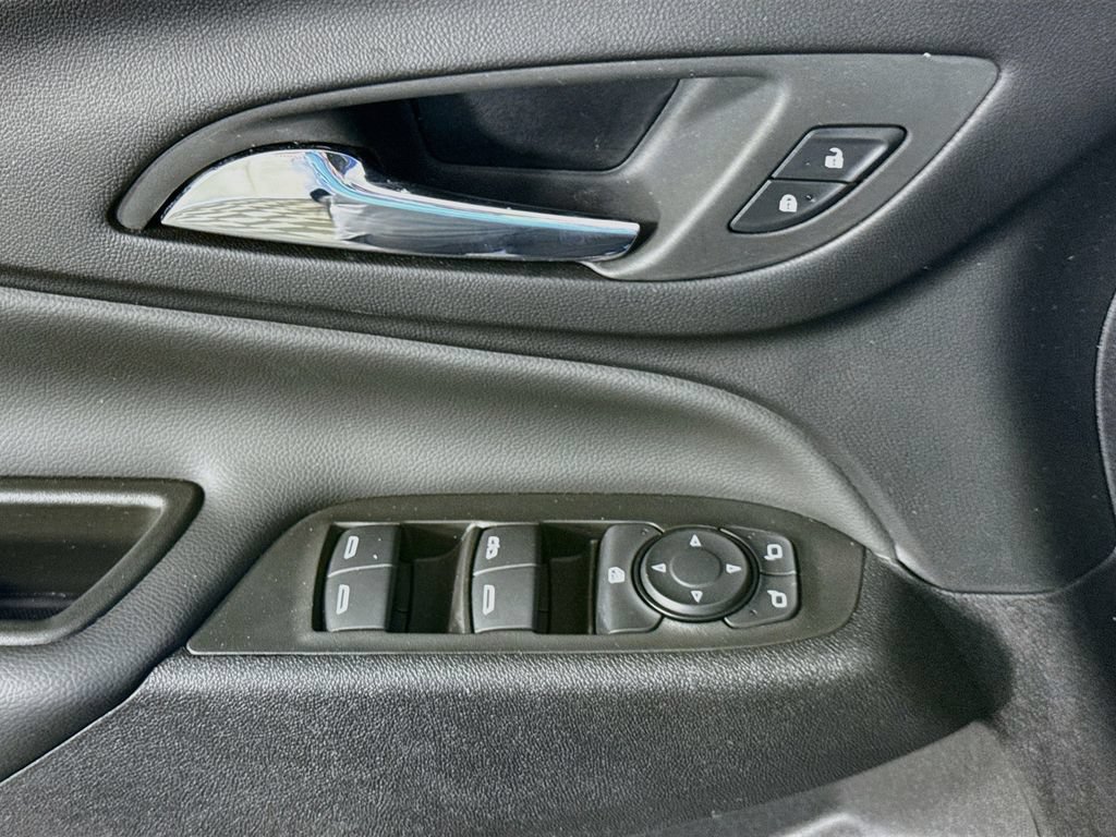 Used 2024 Chevrolet Equinox LT FWD image 21