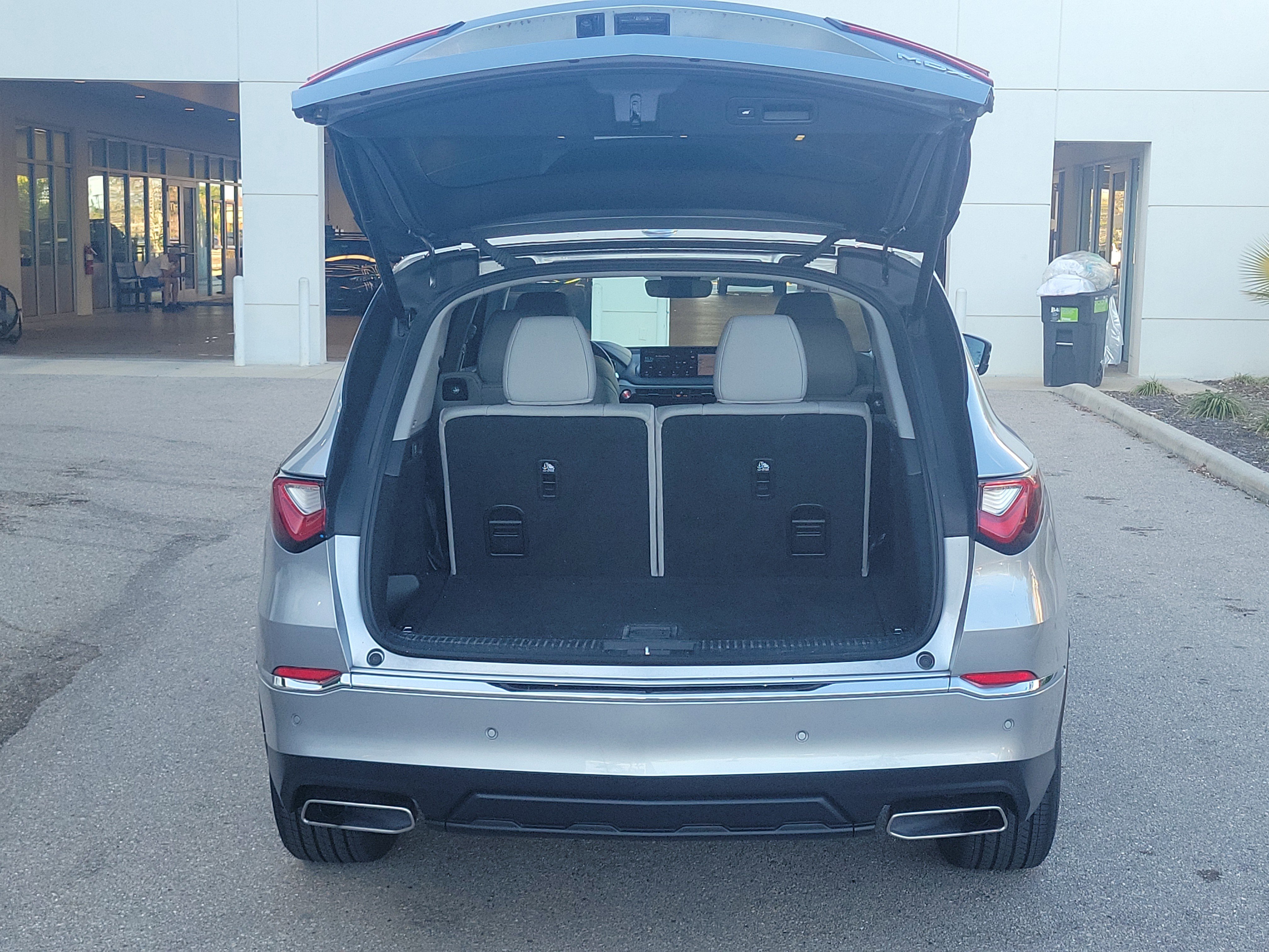 Used 2024 Acura MDX FWD w/ Technology Package image 9